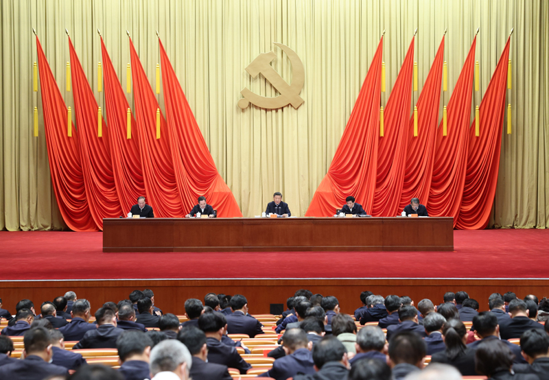 3月1日，，，，，，，2022年春季学期中央党校（国度行政学院）中青年干部培训班在中央党？？？？？？？。。。。。。中共中央总书记、国度主席、中央军委主席习近平在开班式上颁发沉要讲话。。。。。。 新华社记者 刘彬 摄